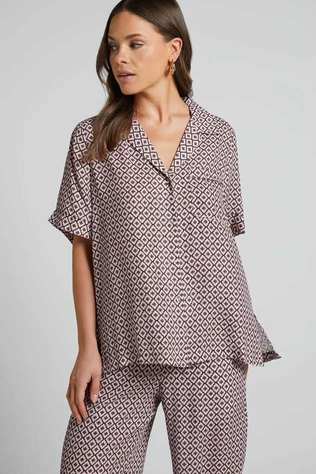 Brunita Shirt 8211 Relaxed Short Sleeve Shirt In Moroccan Geo Women Showpo Maternity Clothes Brunita Shirt 8211 Relaxed Short Sleeve Shirt In Moroccan Geo Women Showpo Maternity Clothes