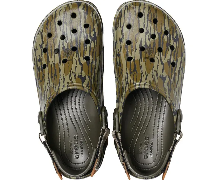 Crocs Classic AllTerrain Mossy Oak Bottomland Clog Khaki WomensMens Clogs