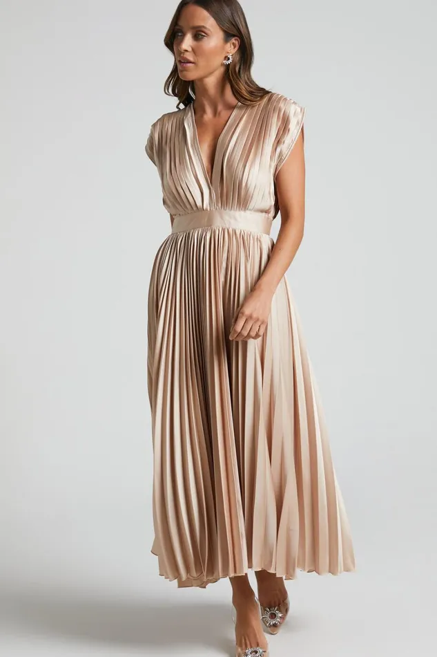 Della Midi Dress 8211 Plunge Neck Short Sleeve Pleated Dress In Champagne Women Showpo Dresses Della Midi Dress 8211 Plunge Neck Short Sleeve Pleated Dress In Champagne Women Showpo Dresses