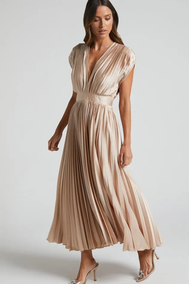 Della Midi Dress 8211 Plunge Neck Short Sleeve Pleated Dress In Champagne Women Showpo Dresses