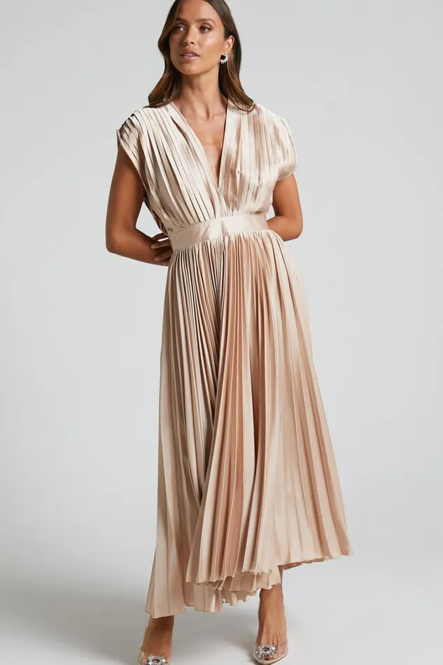 Della Midi Dress 8211 Plunge Neck Short Sleeve Pleated Dress In Champagne Women Showpo Dresses