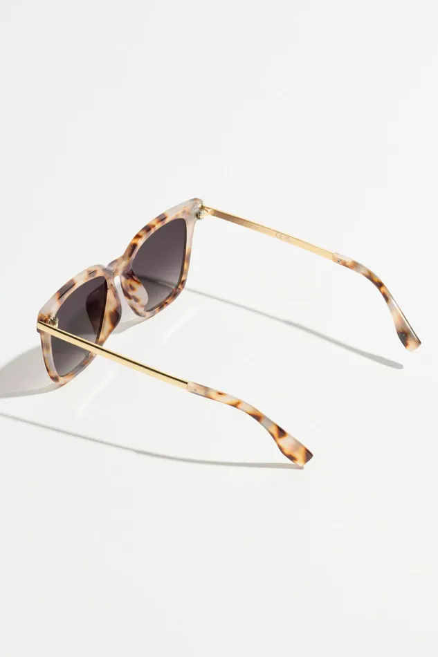 Dynamite Sunglasses Women Classic Square Sunglasses Brown