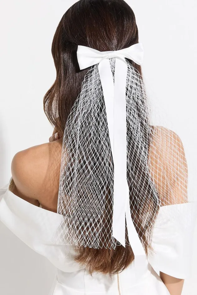 Erin Bow Veil In White Women Showpo Hair