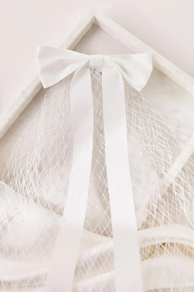 Erin Bow Veil In White Women Showpo Hair