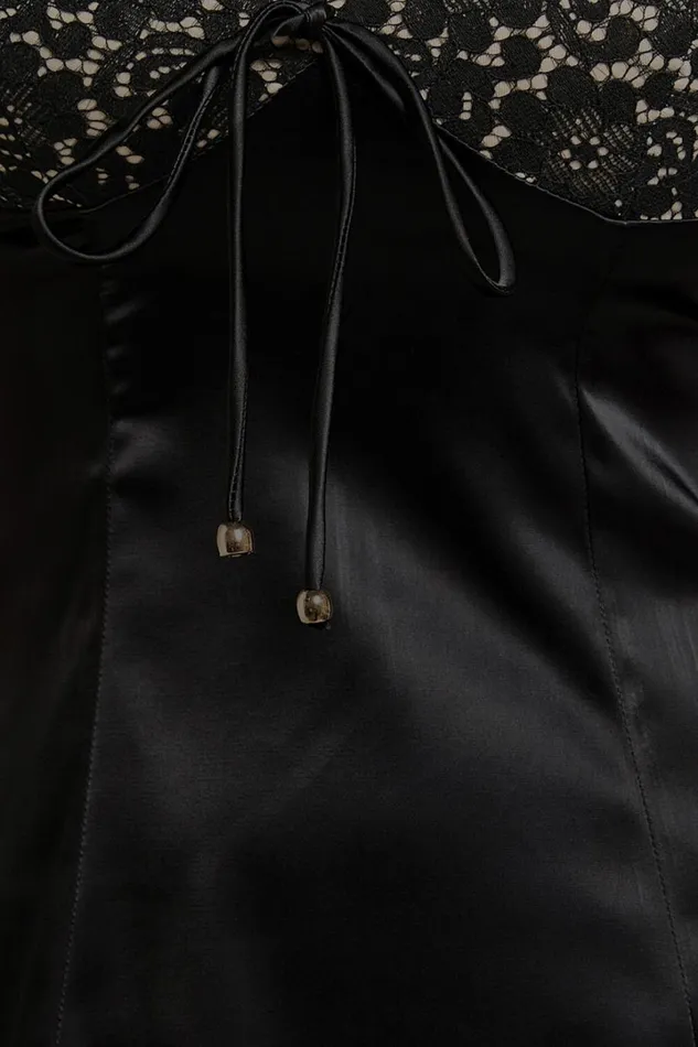 Georgine Mini Dress 8211 Wide Strap Sweetheart Neck Slip Dress In Black Women Showpo Dresses