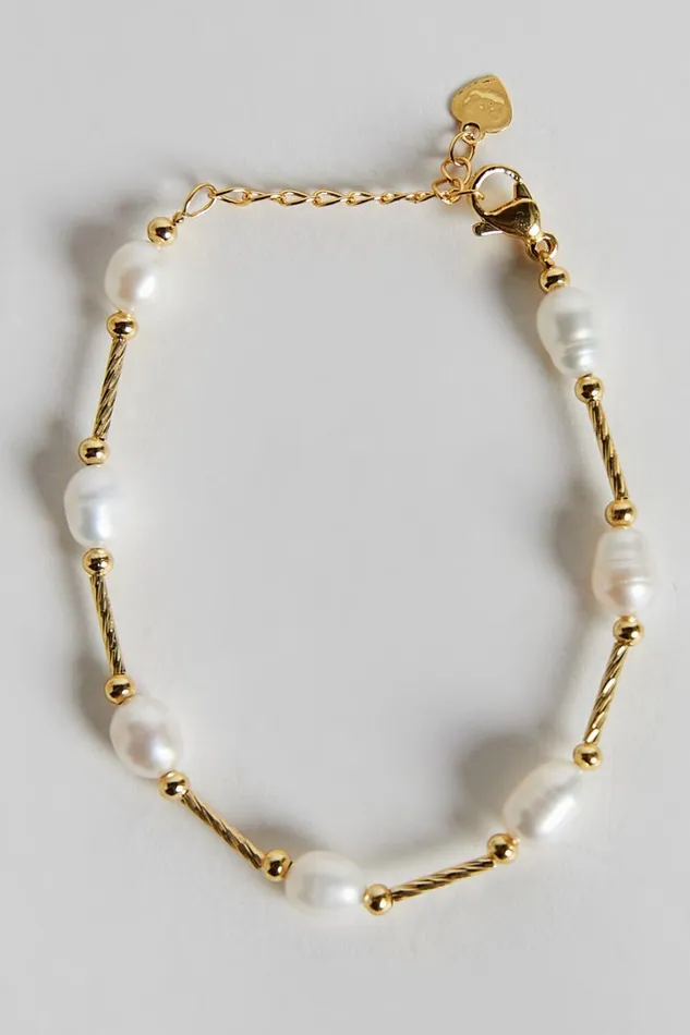Irene Bracelet 8211 Floating Pearl Bracelet In Gold Women Showpo Bracelets