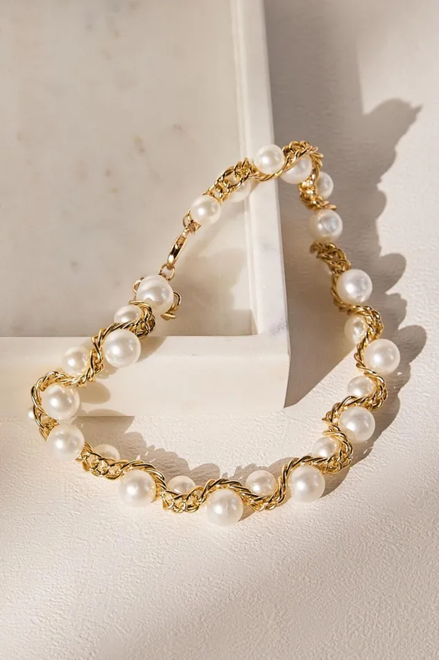 Jacqueline Necklace 8211 Large Pearl And Gold Chain Detail Choker Necklace In White Women Showpo Necklaces