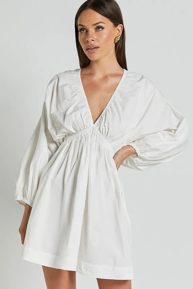 Josette Mini Dress 8211 Plunge Neck Balloon Sleeve Smock Dress In Off White Women Showpo Dresses