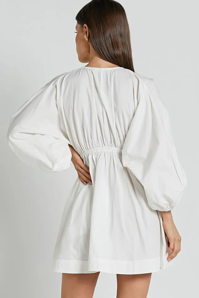 Josette Mini Dress 8211 Plunge Neck Balloon Sleeve Smock Dress In Off White Women Showpo Dresses
