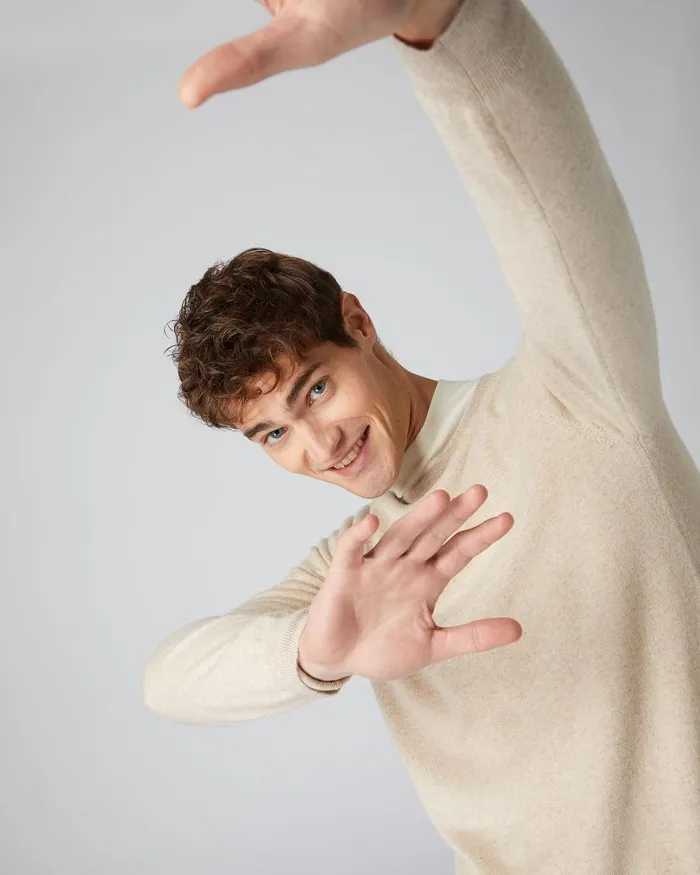 NPeal Jumpers Men Baby Cashmere Round Neck Jumper Oatmeal Brown