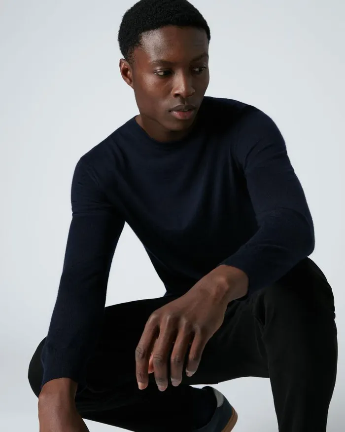 NPeal Jumpers Men Covent Fine Gauge Cashmere Round Neck Jumper Navy Blue