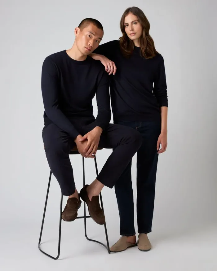 NPeal Jumpers Men Covent Fine Gauge Cashmere Round Neck Jumper Navy Blue