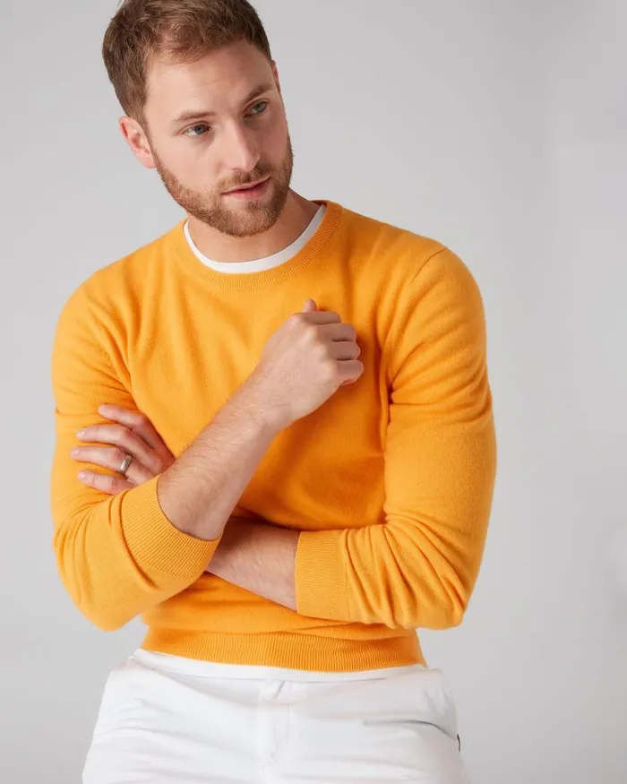 NPeal Jumpers Men The Oxford Round Neck Cashmere Jumper Satsuma Orange