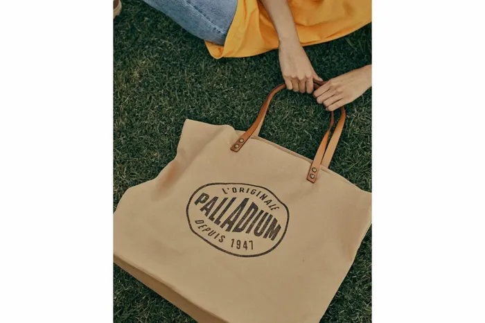 Palladium Round Logo Tote Bag Camel Women Bags