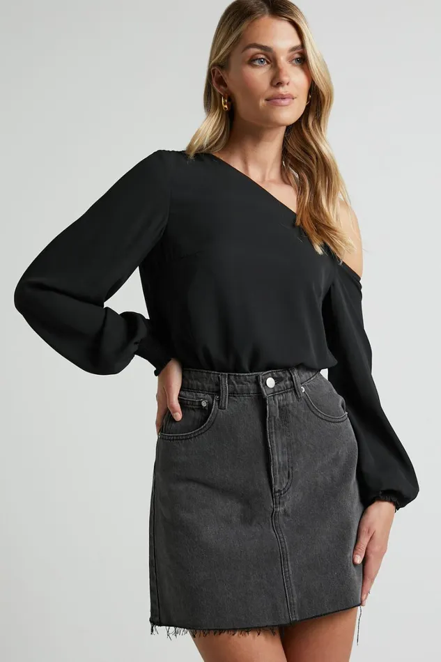 Robin Top 8211 Long Sleeve Off Shoulder Top In Black Women Showpo Tops