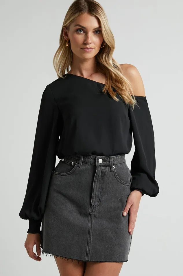 Robin Top 8211 Long Sleeve Off Shoulder Top In Black Women Showpo Tops