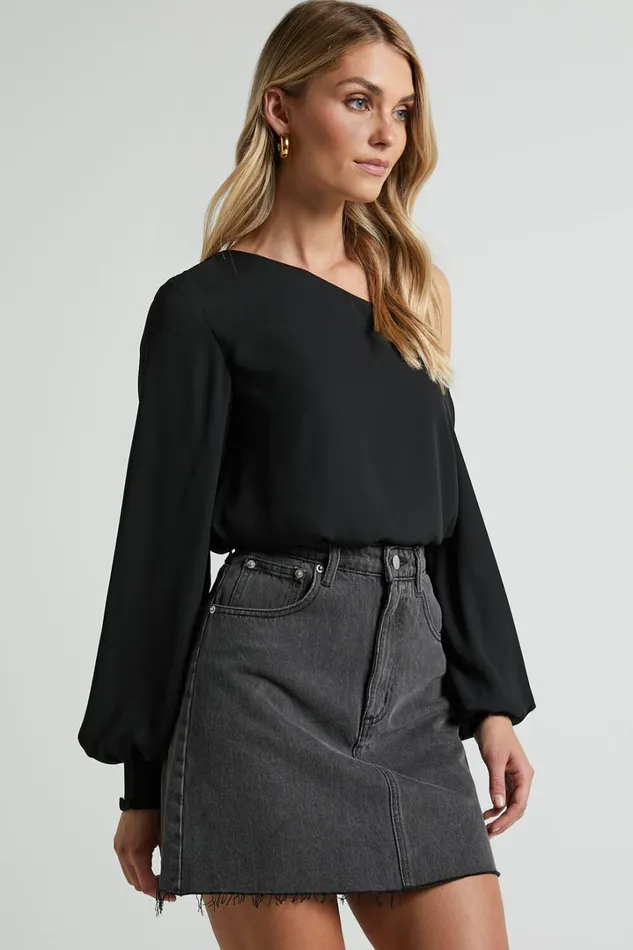 Robin Top 8211 Long Sleeve Off Shoulder Top In Black Women Showpo Tops