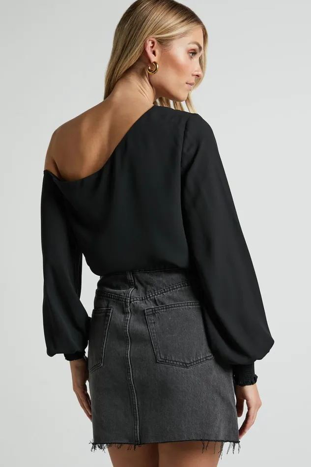 Robin Top 8211 Long Sleeve Off Shoulder Top In Black Women Showpo Tops