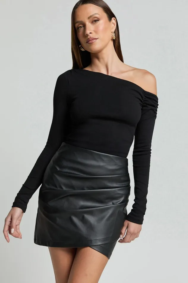 Sierra Top 8211 Long Sleeve Off Shoulder Jersey Top In Black Women Showpo Tops