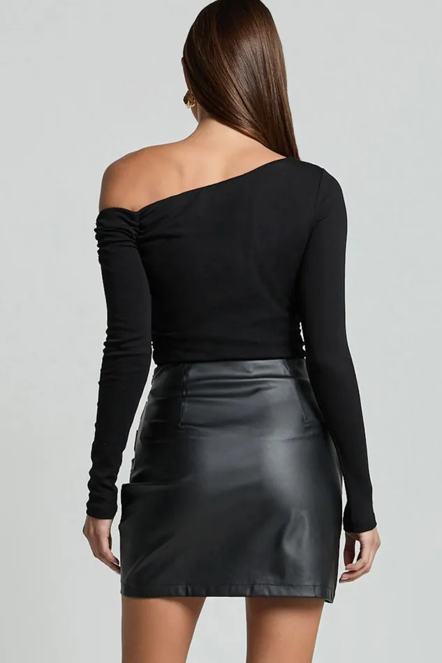Sierra Top 8211 Long Sleeve Off Shoulder Jersey Top In Black Women Showpo Tops