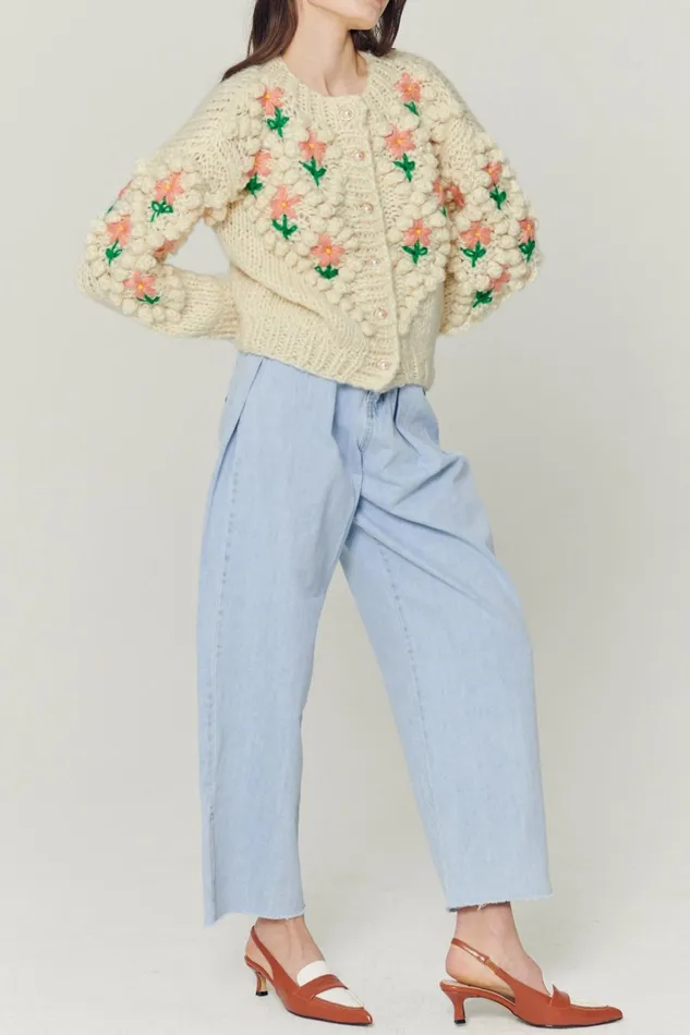 Storets Lily Floral Embroidered Knit Cardigan Women Sweaters and Knitwears Storets Lily Floral Embroidered Knit Cardigan Women Sweaters and Knitwears