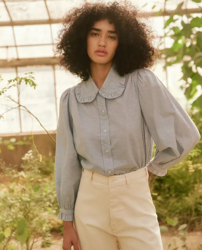 Tops Women039s The Great The Hemingway Top Light Chambray