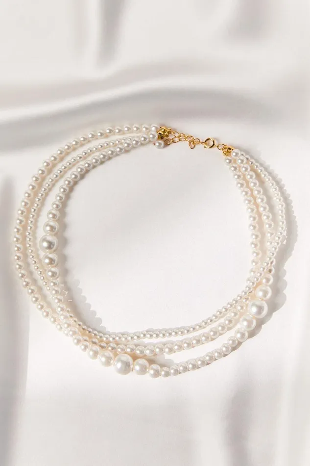 Walter Necklace 8211 Layered Pearl Necklace In White Women Showpo Necklaces