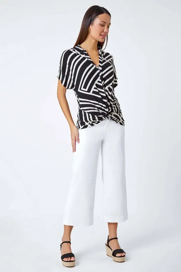 Women Black Geometric Print Twist VNeck Stretch Top Roman Tops