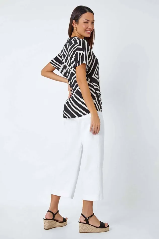 Women Black Geometric Print Twist VNeck Stretch Top Roman Tops