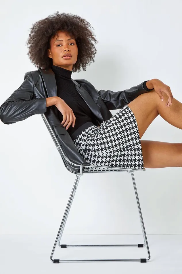 Women Black Houndstooth Button Detail Stretch Skirt Roman Skirts