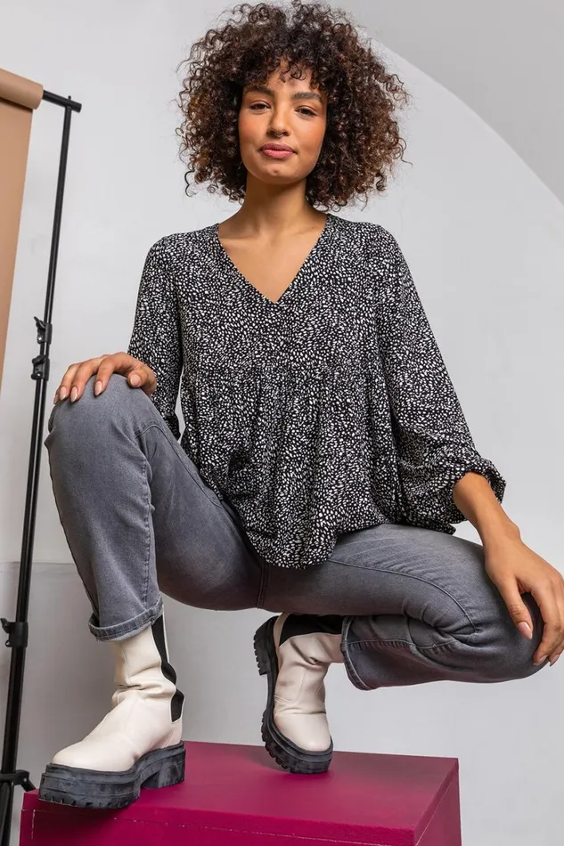 Women Black Spot Print V Neck Tiered Top Roman Tops