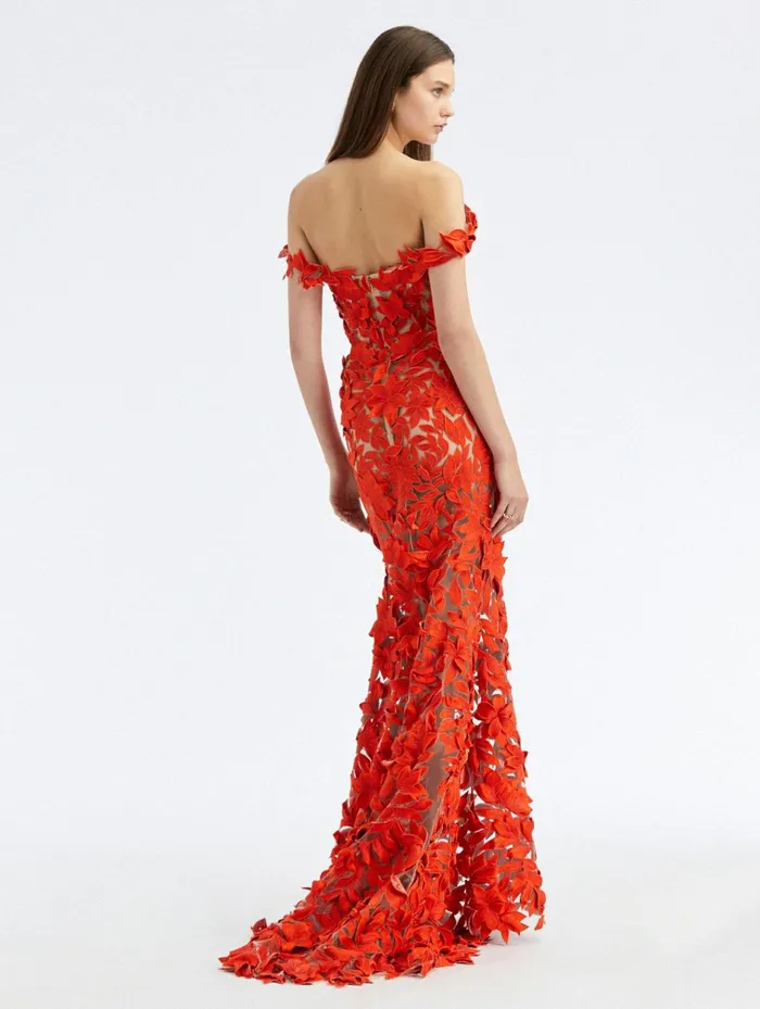 Women Gowns and Caftans Oscar De La Renta Off Shoulder Floral Threadwork Gown Vermilion Women Gowns and Caftans Oscar De La Renta Off Shoulder Floral Threadwork Gown Vermilion