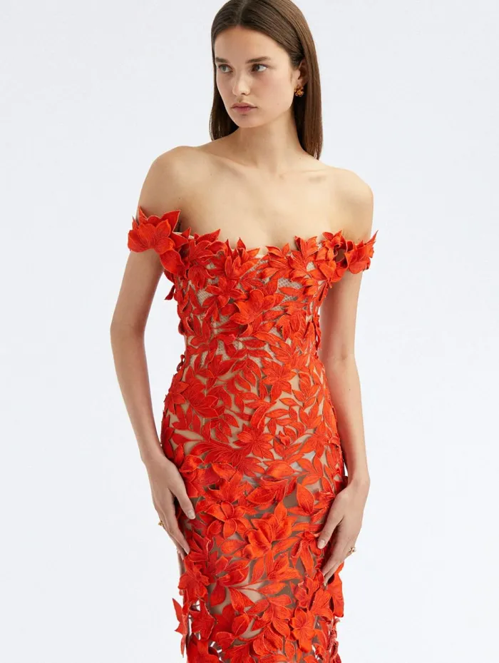 Women Gowns and Caftans Oscar De La Renta Off Shoulder Floral Threadwork Gown Vermilion Women Gowns and Caftans Oscar De La Renta Off Shoulder Floral Threadwork Gown Vermilion