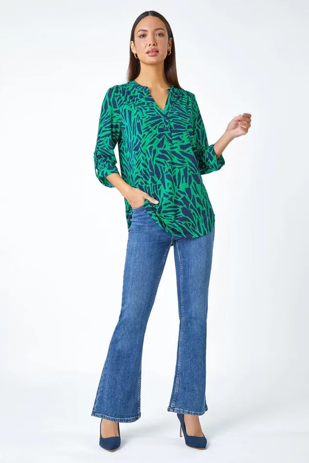 Women Green Abstract Animal Stretch VNeck Jersey Top Roman Tops