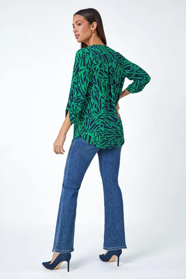 Women Green Abstract Animal Stretch VNeck Jersey Top Roman Tops
