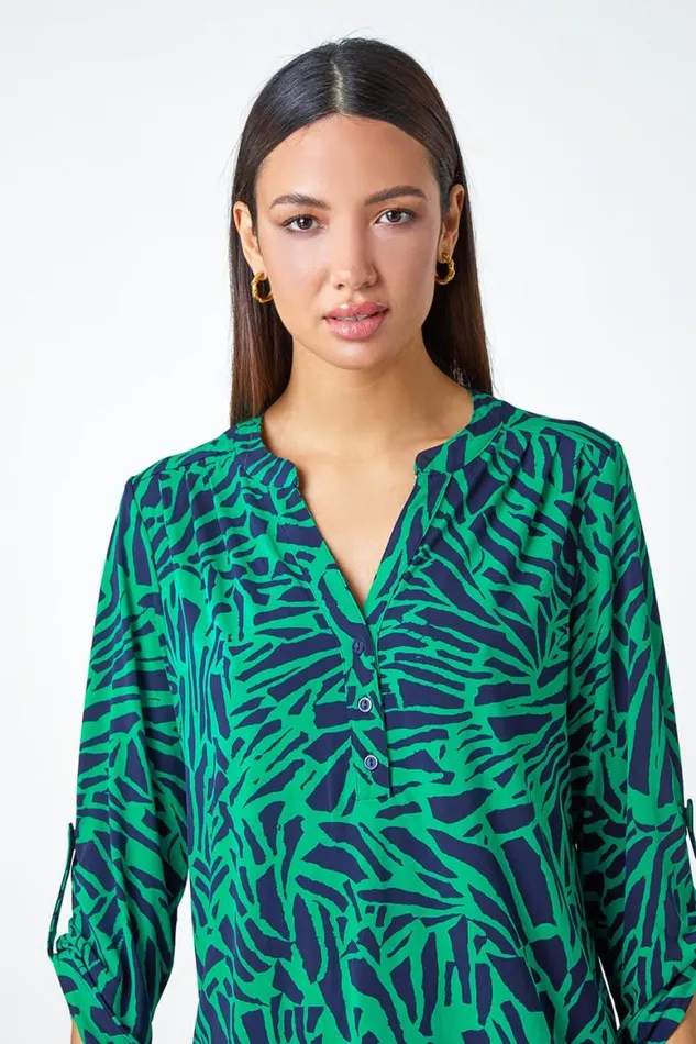 Women Green Abstract Animal Stretch VNeck Jersey Top Roman Tops