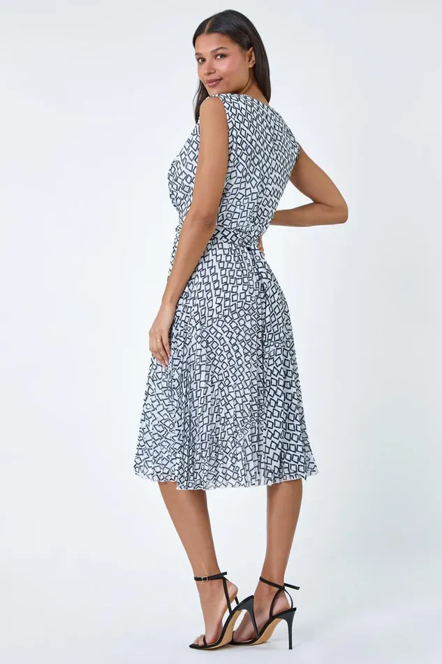 Women Ivory Geometric Twist Detail Pleated Dress Roman Dresses