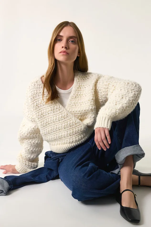 Women Jumper Astro Creme Pull Laine Blanc Crme Des Petits Hauts Jumpers and Cardigans