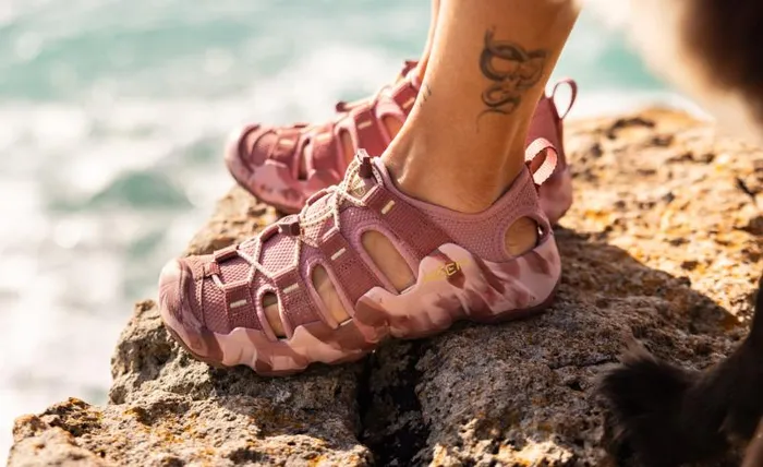 Women KEEN Sandals Hyperport H2 KEEN YellowBlack Closed Toe Sandal Women KEEN Sandals Hyperport H2 KEEN YellowBlack Closed Toe Sandal