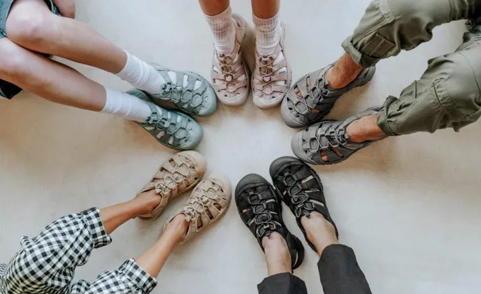 Women KEEN Sandals Newport H2 MonochromeDark Forest Closed Toe Sandal Women KEEN Sandals Newport H2 MonochromeDark Forest Closed Toe Sandal