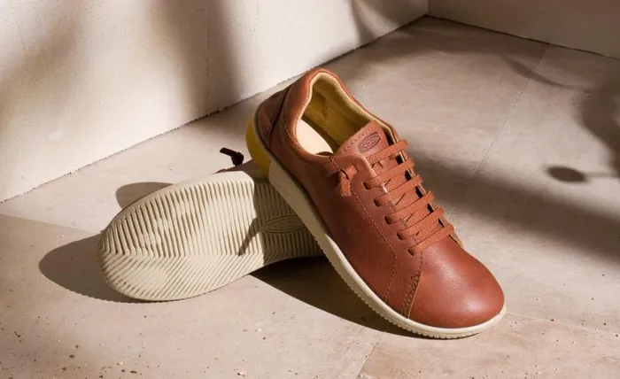 Women KEEN SlipOns KNX Lace Tortoise ShellPlaza Taupe Leather Shoe Women KEEN SlipOns KNX Lace Tortoise ShellPlaza Taupe Leather Shoe