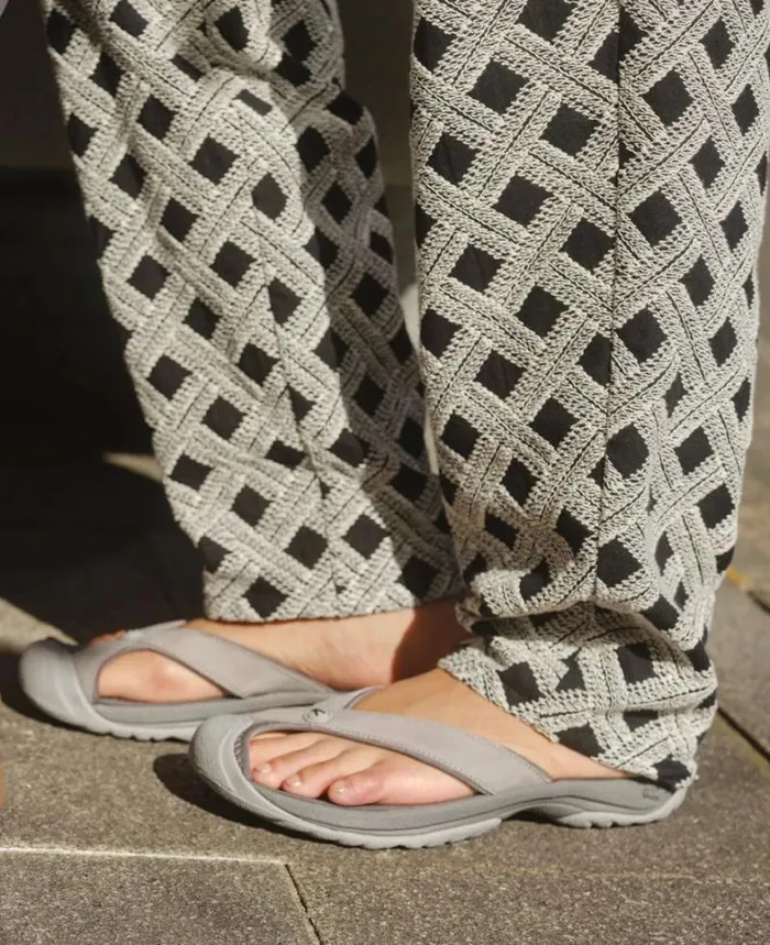 Women KEEN Water Waimea AlloyBlack Leather FlipFlop Women KEEN Water Waimea AlloyBlack Leather FlipFlop