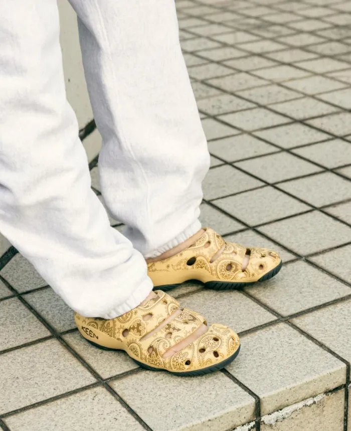 Women KEEN Water Yogui Arts Clogs 8211 SlipOn Shoes Women KEEN Water Yogui Arts Clogs 8211 SlipOn Shoes