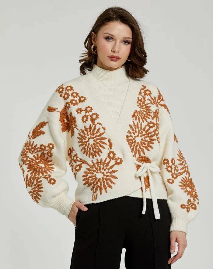 Women Knitwear Mac Duggal Cropped Knit Cardigan With Floral Details Ecru