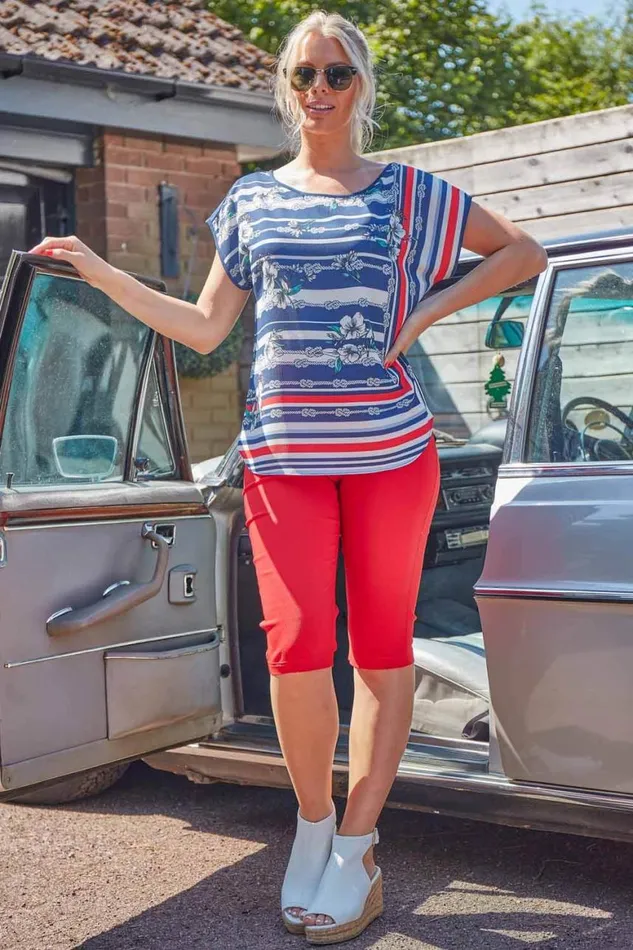 Women Red Elastic Waist Knee Length Stretch Shorts Roman Trousers