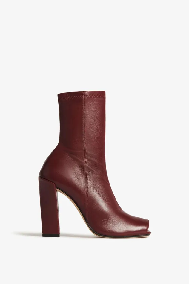 Women Shoes Victoria Beckham Iona Boots In Dark Red