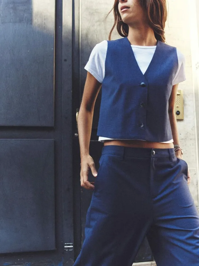 Women Sweaters and Jackets Xirena Navy Melange Vinny Vest