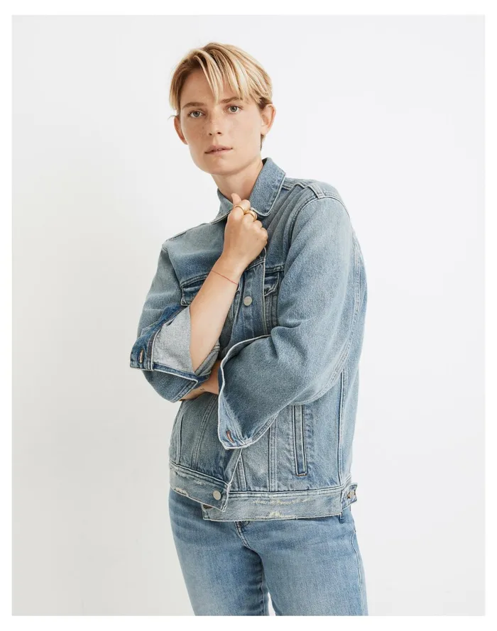 Women The Oversized Trucker Jean Jacket In Akenside Wash Akenside Wash Madewell Jackets