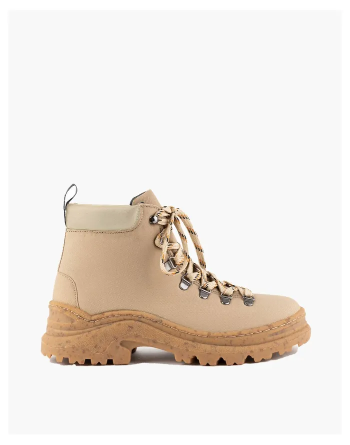 Women Thesus The Weekend Boot In Beige Sand Madewell Boots
